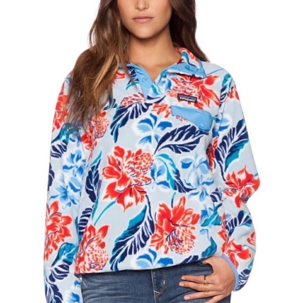 Patagonia Synchilla Women’s Blue and Red Snap-T Fleece in Maona Dusk Blue